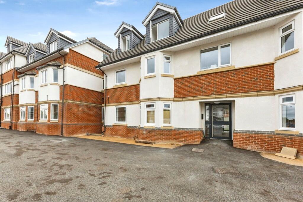 Main image of property: Basingstoke Road, Reading, Berkshire, RG2