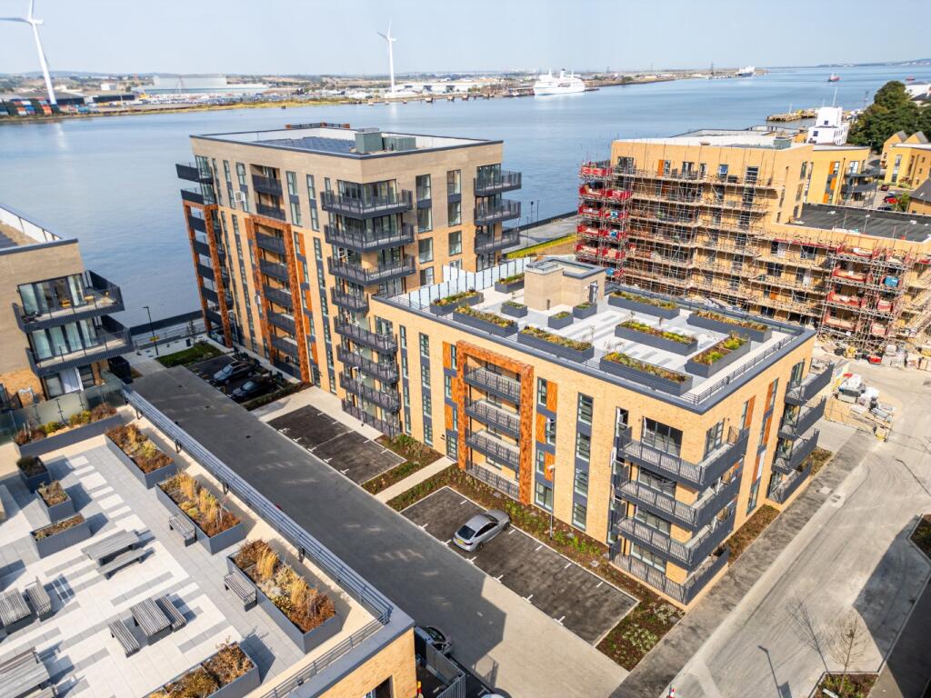 Main image of property: Estella Heights, 10 Henley Approach, Northfleet, Gravesend, Kent, DA11 9FZ