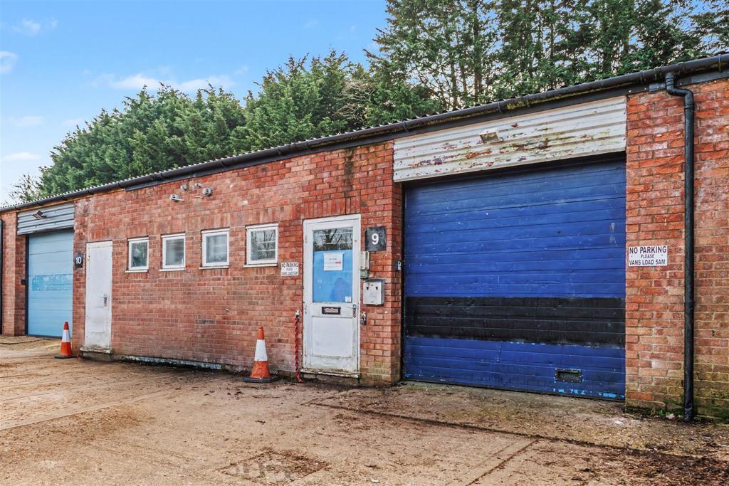 Main image of property: Unit 9, Dongan Road, Warwick, Warwickshire, CV34 4JW