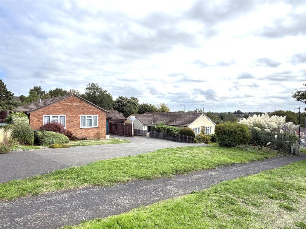 Main image of property: Lee Close, top of Woodloes Park, Warwick
