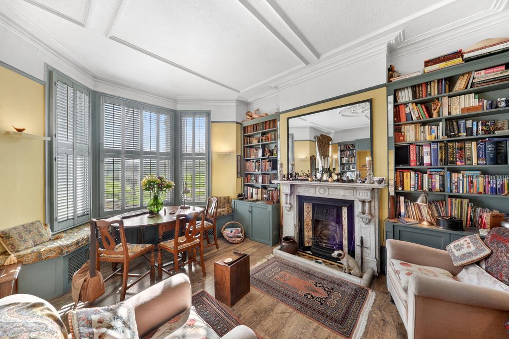Main image of property: Clapham Common North Side, London SW4