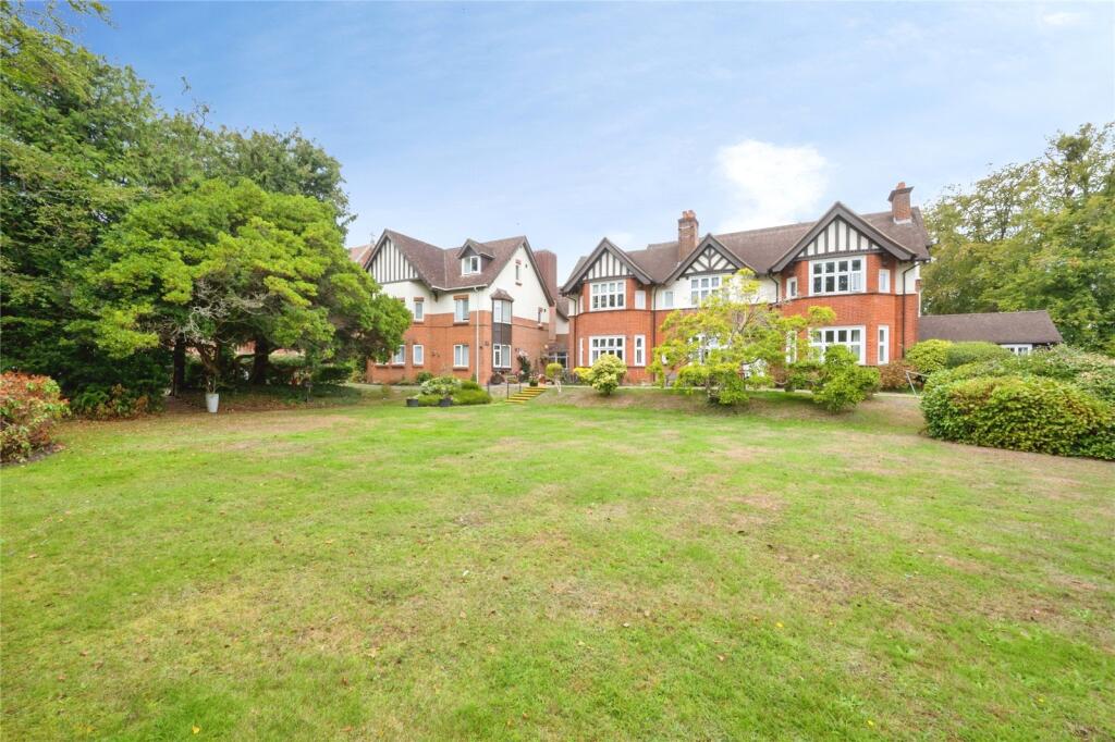 Main image of property: Elizabeth Close, West End, Southampton, Hampshire, SO30