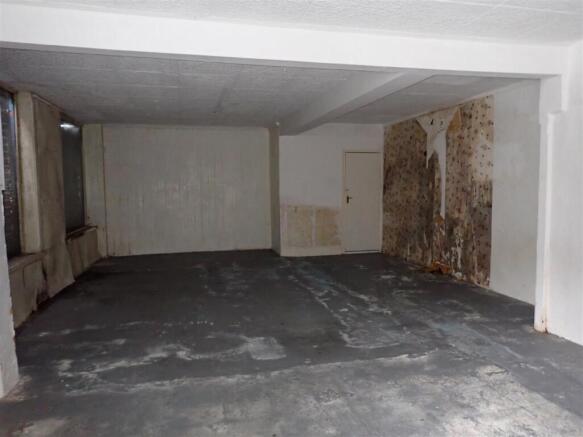 FORMER RETAIL AREA