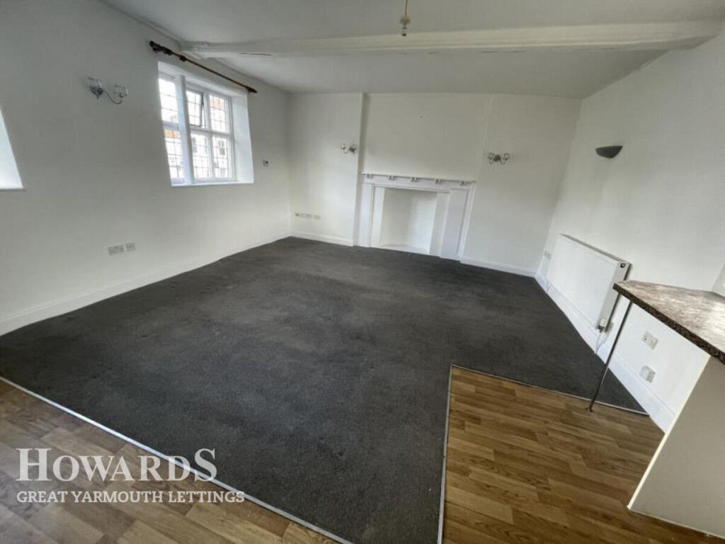 Main image of property: The Old White Lion, Great Yarmouth