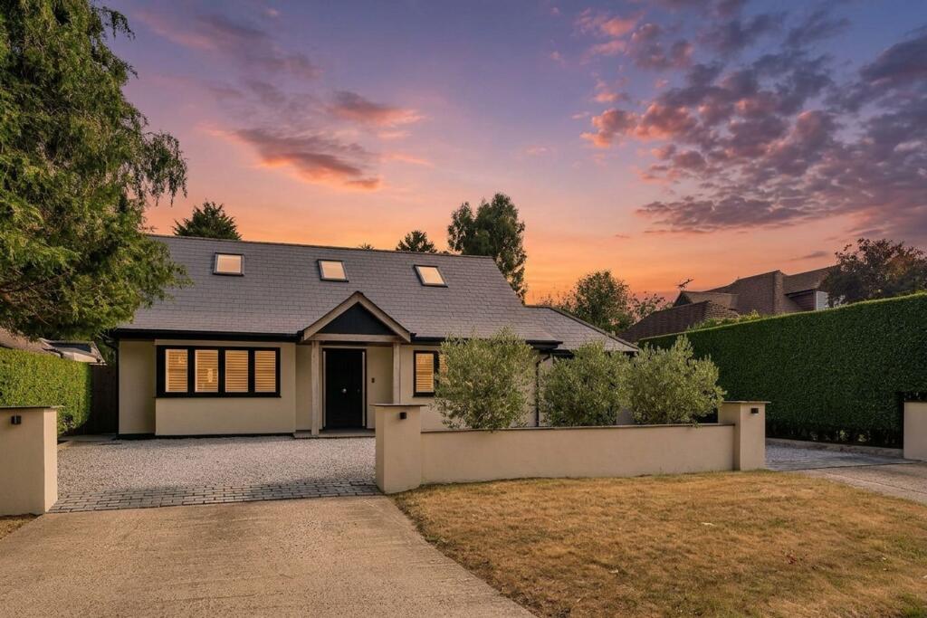 Main image of property: Leazes Avenue, Chaldon, CR3