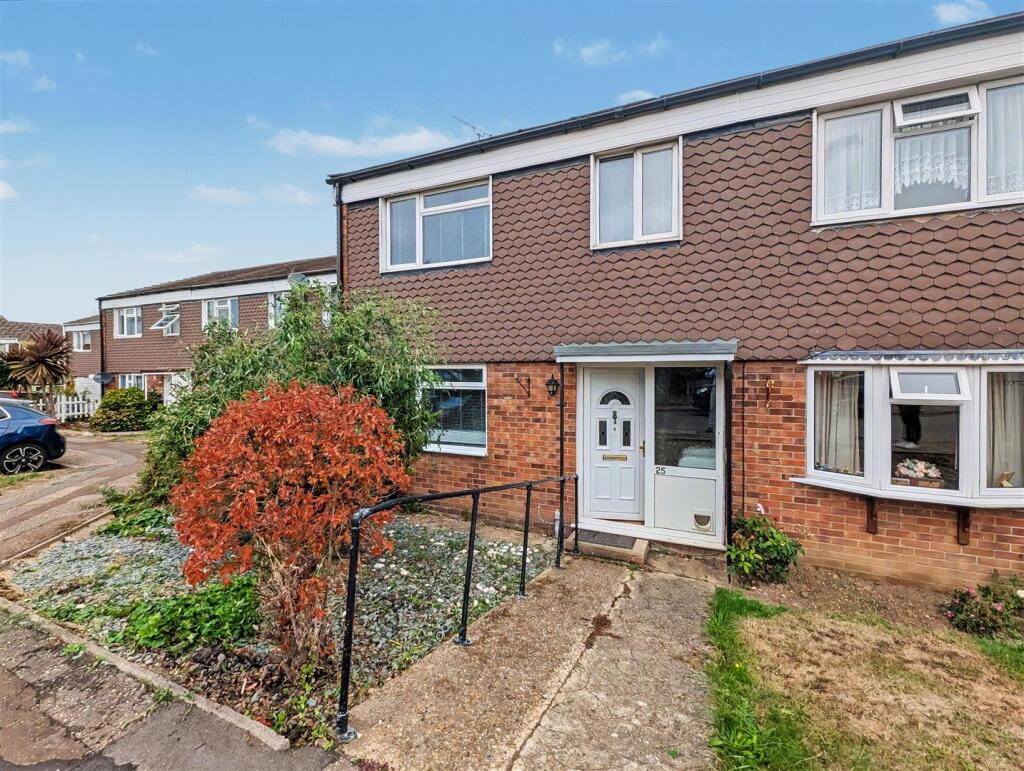 Main image of property: Rothwell Close, Leigh-On-Sea