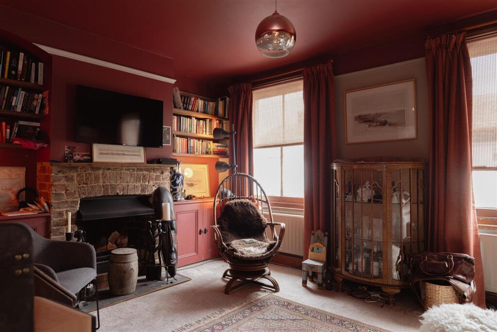 Main image of property: Lesbourne Road, Reigate