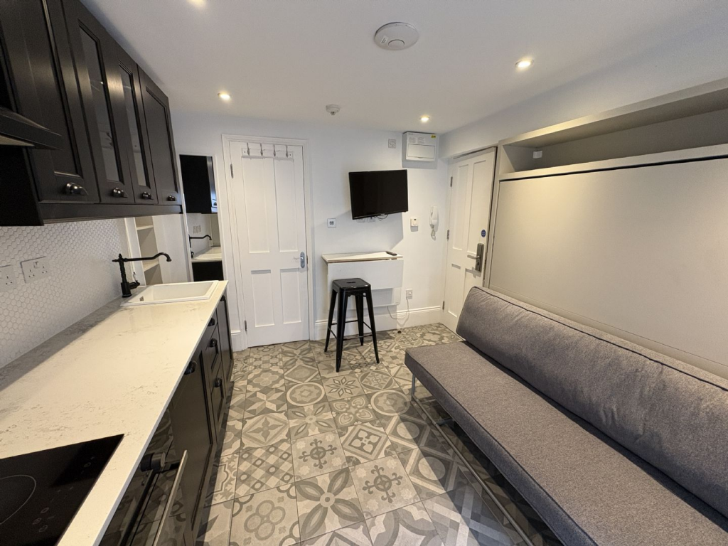 Main image of property: Studio Flat B2, 193 Gloucester Place, Baker Street NW1 6BU
