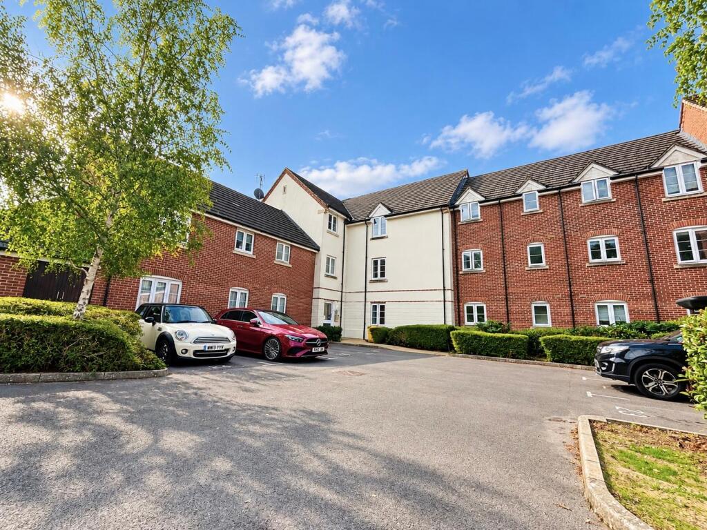 Main image of property: Crestwood View, Eastleigh, SO50