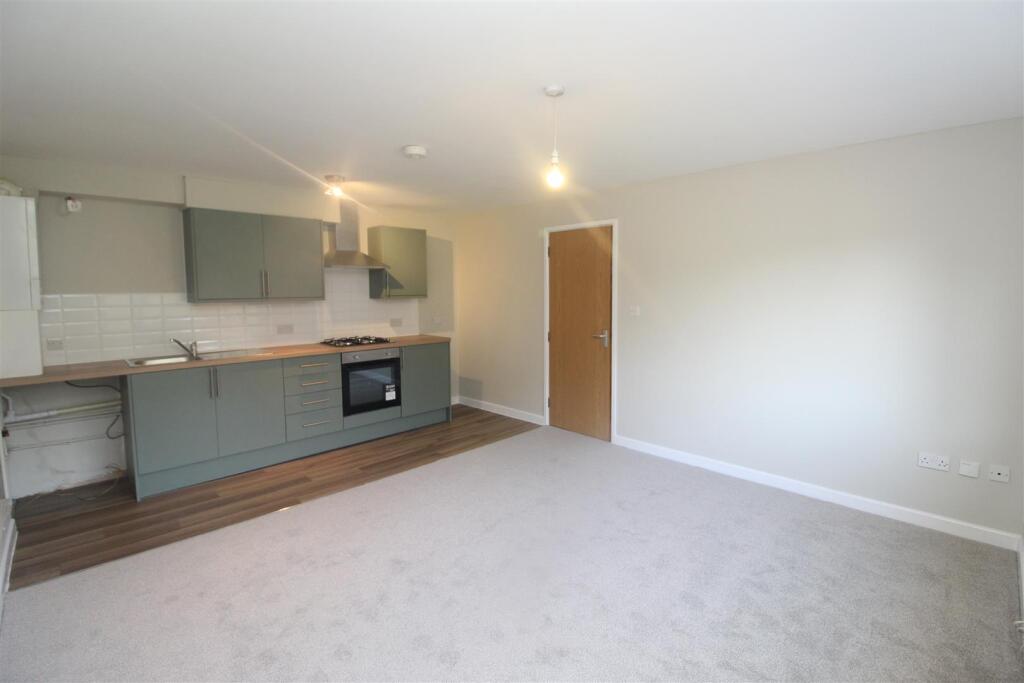 Main image of property: Heol Y Nant, Rhiwbina, Cardiff, CF14 6BS