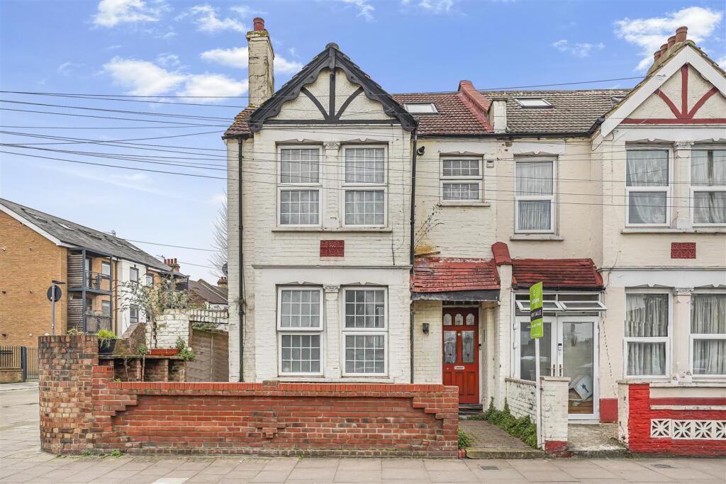 Main image of property: Perth Road, Wood Green, N22
