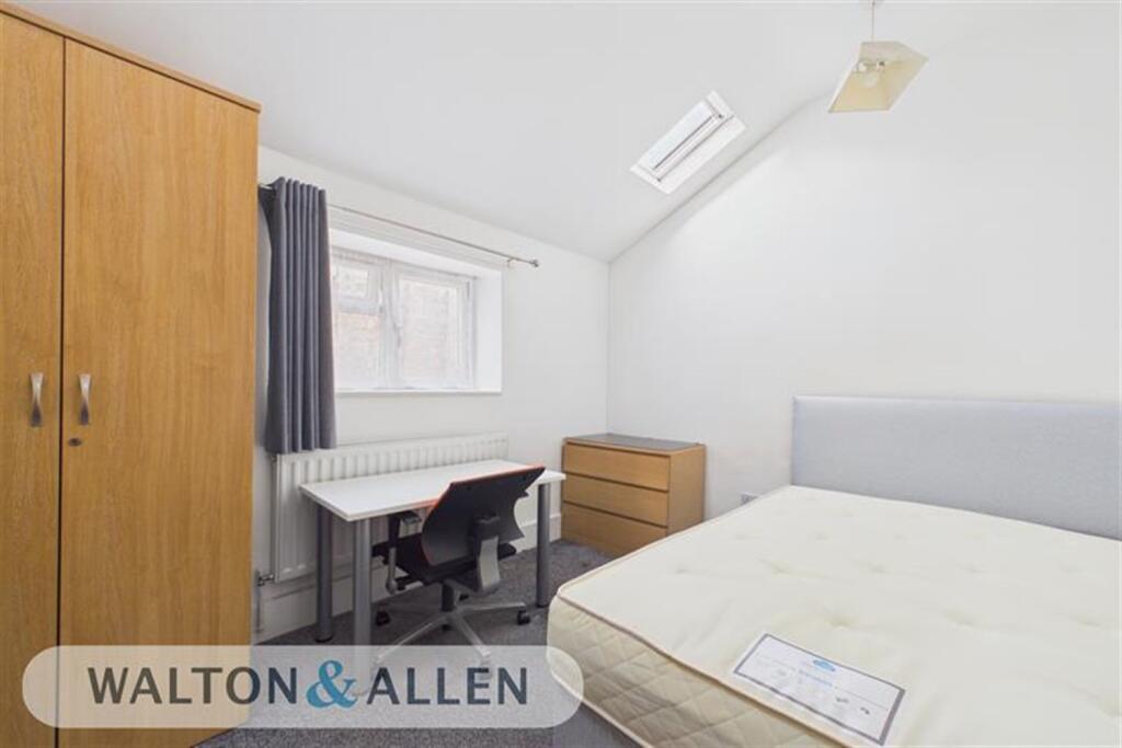 Main image of property: 164a Alfreton Road, NG7