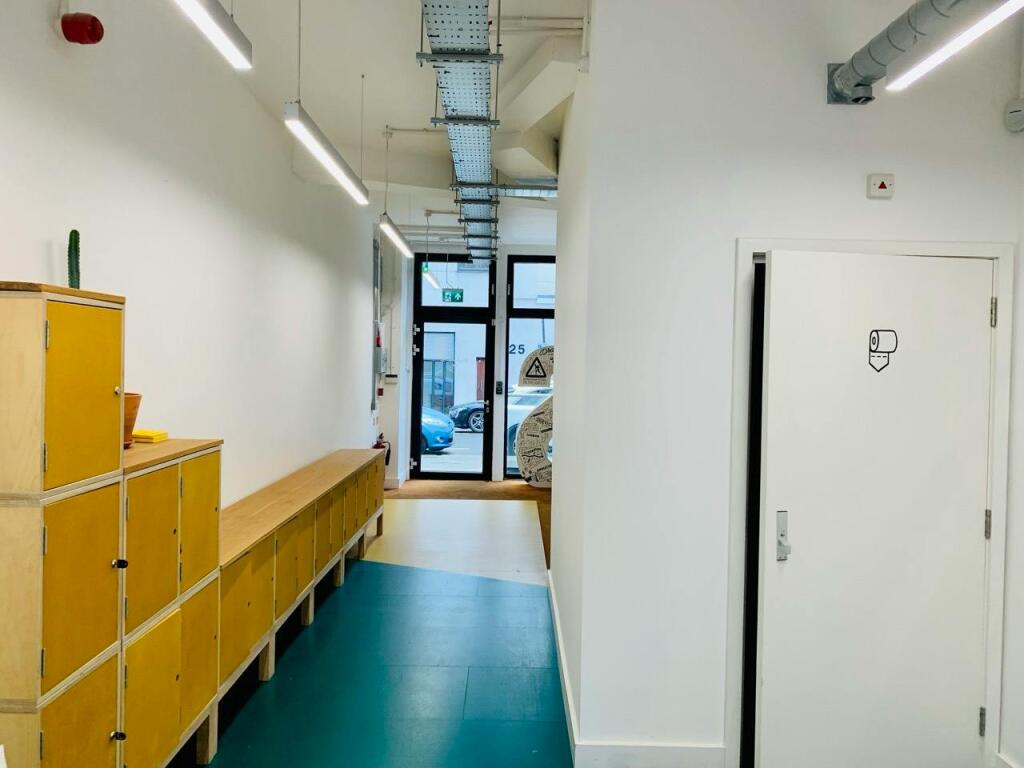 entrance hallway.jpeg