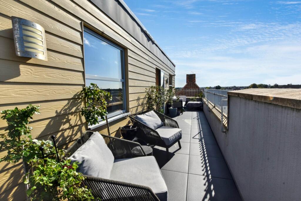 Main image of property: Upper Wickham Lane, Welling, DA16 3AB