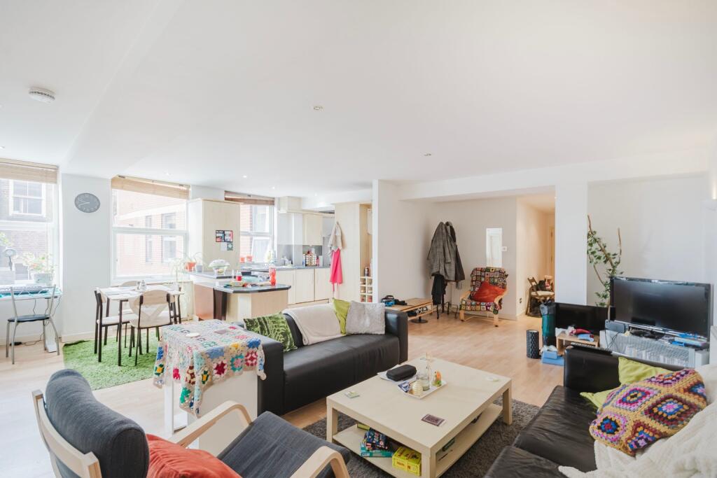 Main image of property: Barker Gate, Nottingham NG1 1JU