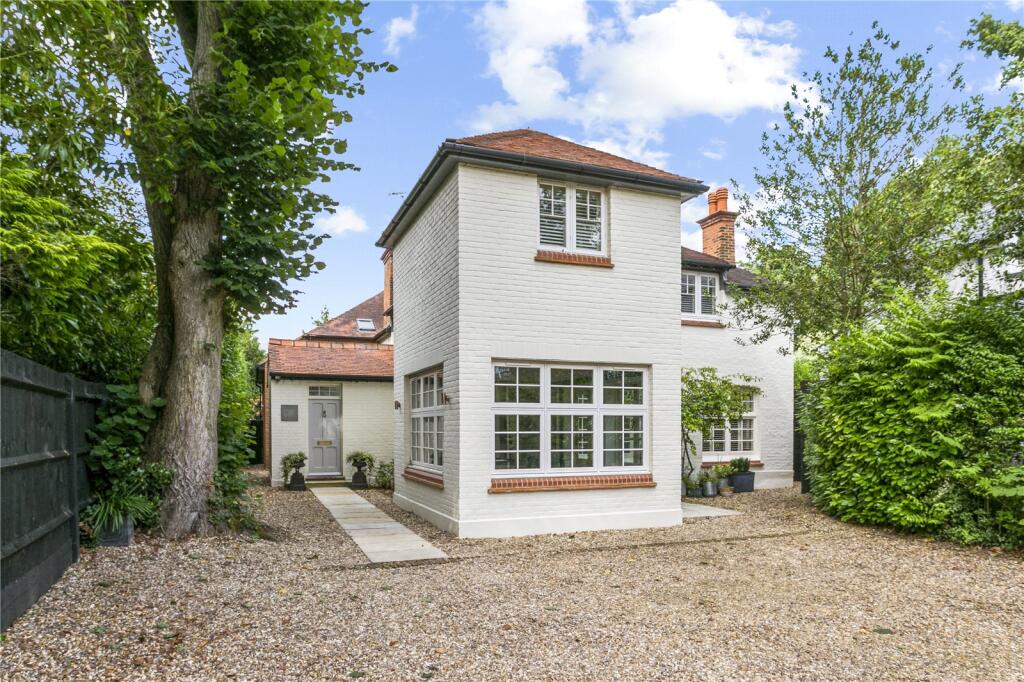 Main image of property: Templewood Lane, Farnham Common, Slough, Buckinghamshire, SL2