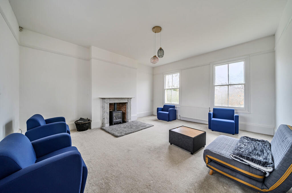 Main image of property: The Elms, Gloucester Street, Faringdon, Oxfordshire, SN7