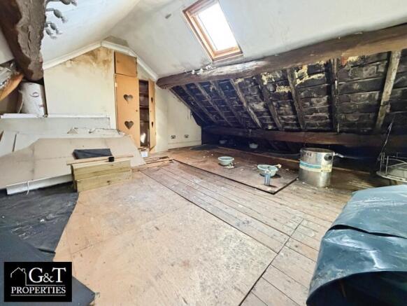 LOFT ROOM