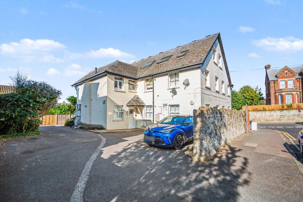 Main image of property: Oxden Court, Pine Grove, Penenden Heath, Maidstone, ME14 2JH