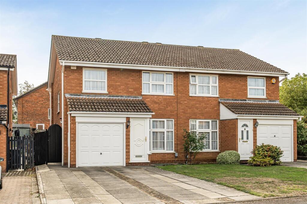 Main image of property: Chelmer Close, Bedford
