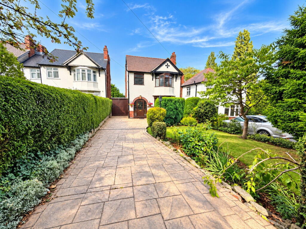 Main image of property: Tansley Hill Road, Oakham, Dudley, DY2 7ER