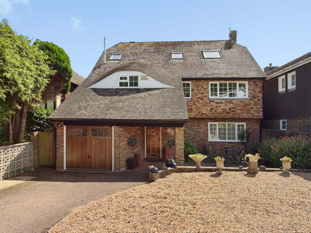 Main image of property: Cannongate Close, Hythe
