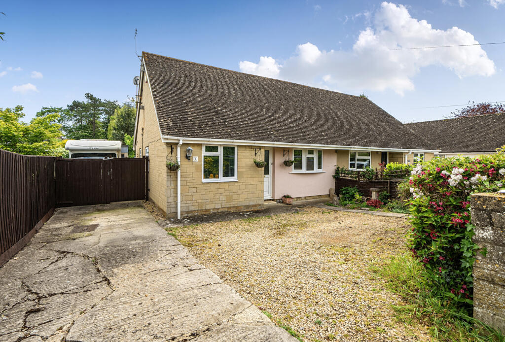 Main image of property: Busbys Close, Clanfield, Bampton, Oxfordshire, OX18
