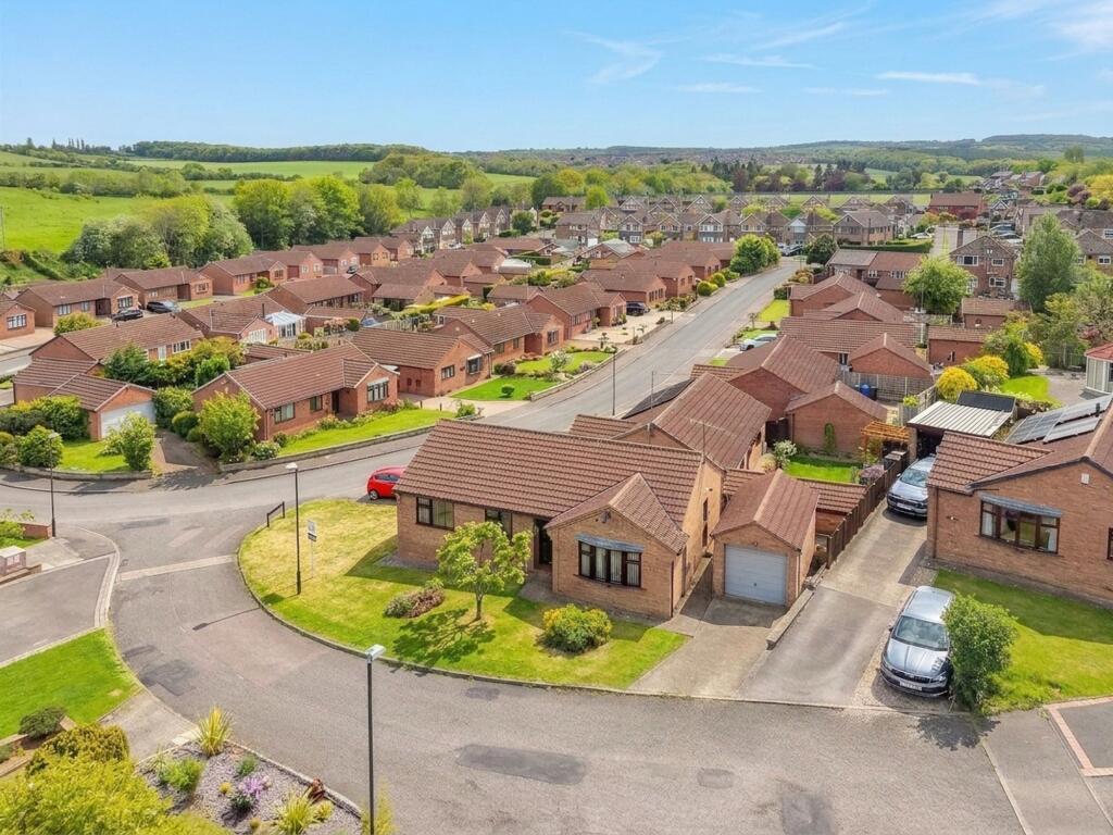 Main image of property: 2 Wilkinson Close, Chesterfield, Derbyshire, S40 2UP