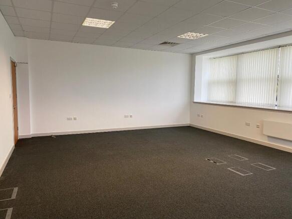650 sq ft office