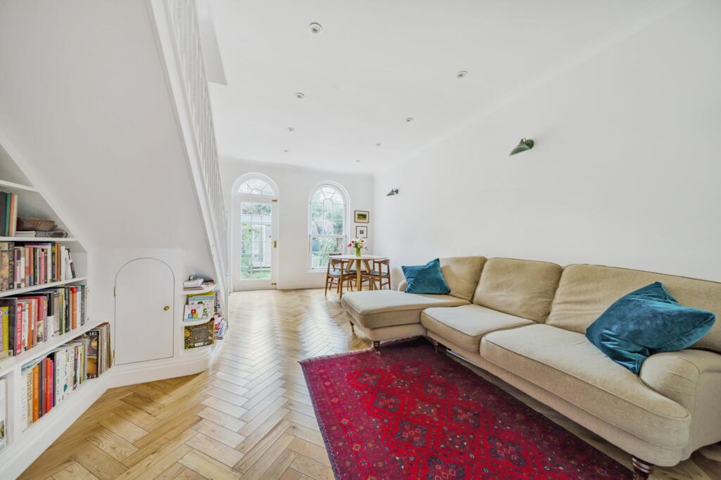 Main image of property: Sophia Square, London, SE16