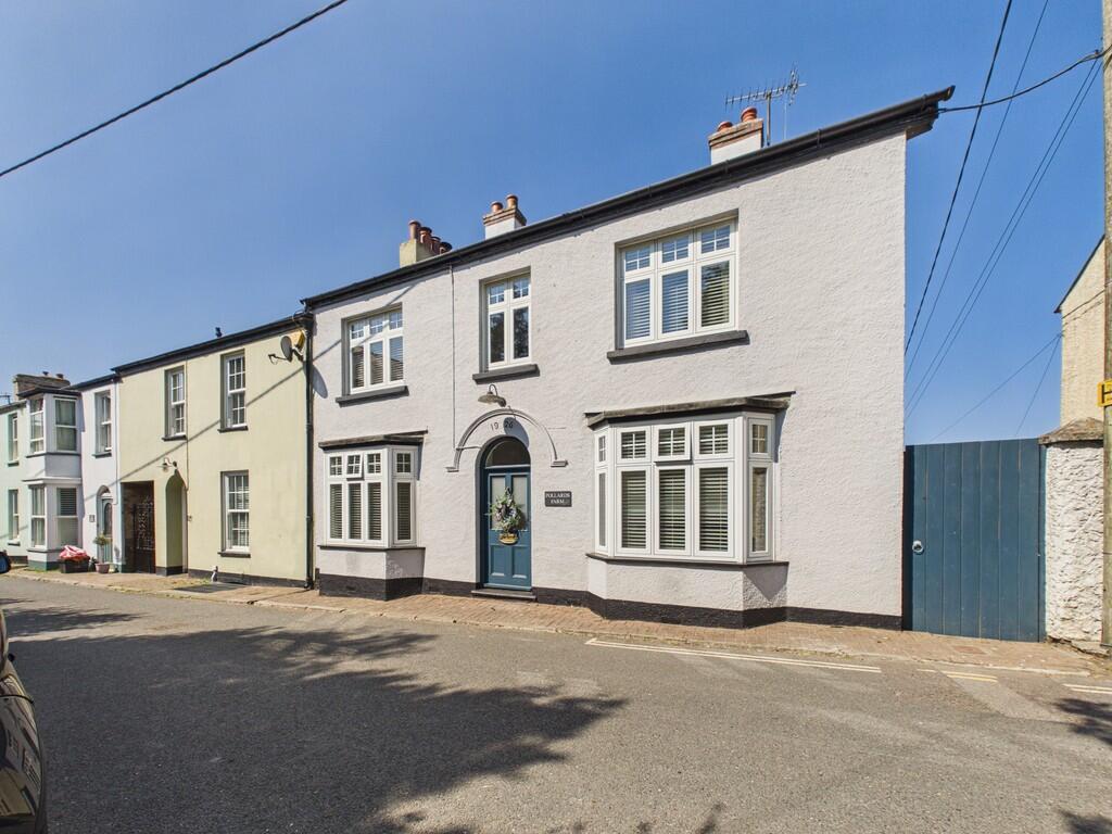 Main image of property: Pollards, Stratton