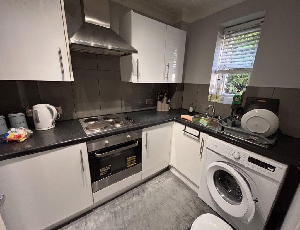 Main image of property: - Dunstable Road, Luton, Bedfordshire