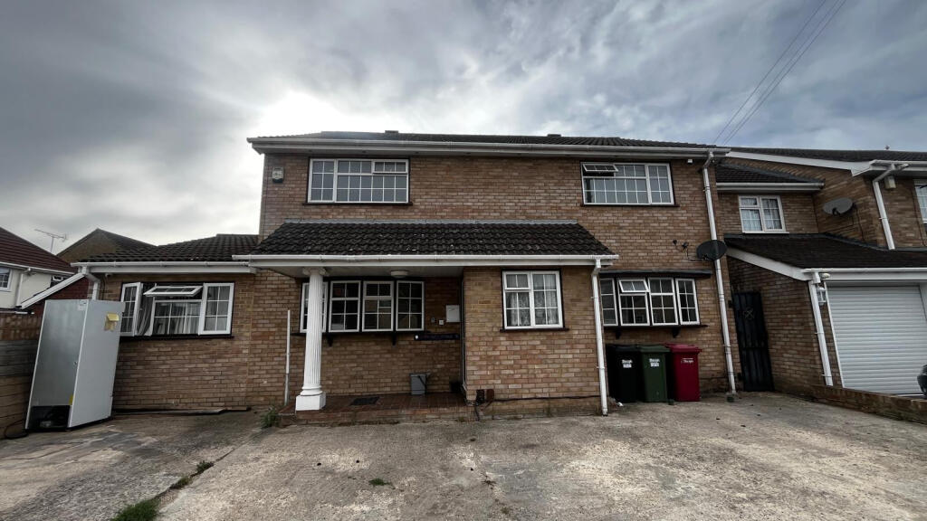 Main image of property: Birch Grove, Slough, Berkshire, SL2