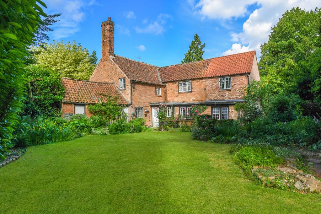 Main image of property: The Barn, Main Street, Burton Joyce, Nottinghamshire NG14 5DZ