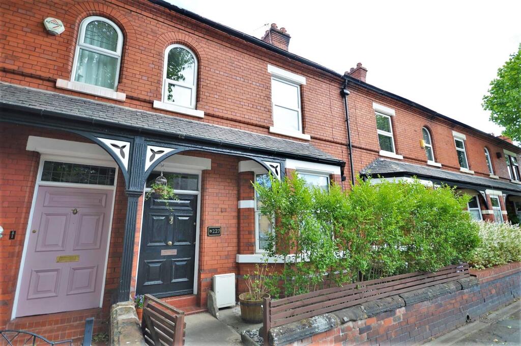 Main image of property: Wilderspool Causeway, Warrington, WA4