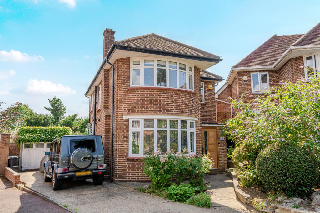Main image of property: Hadley Close, Winchmore Hill, London, N21