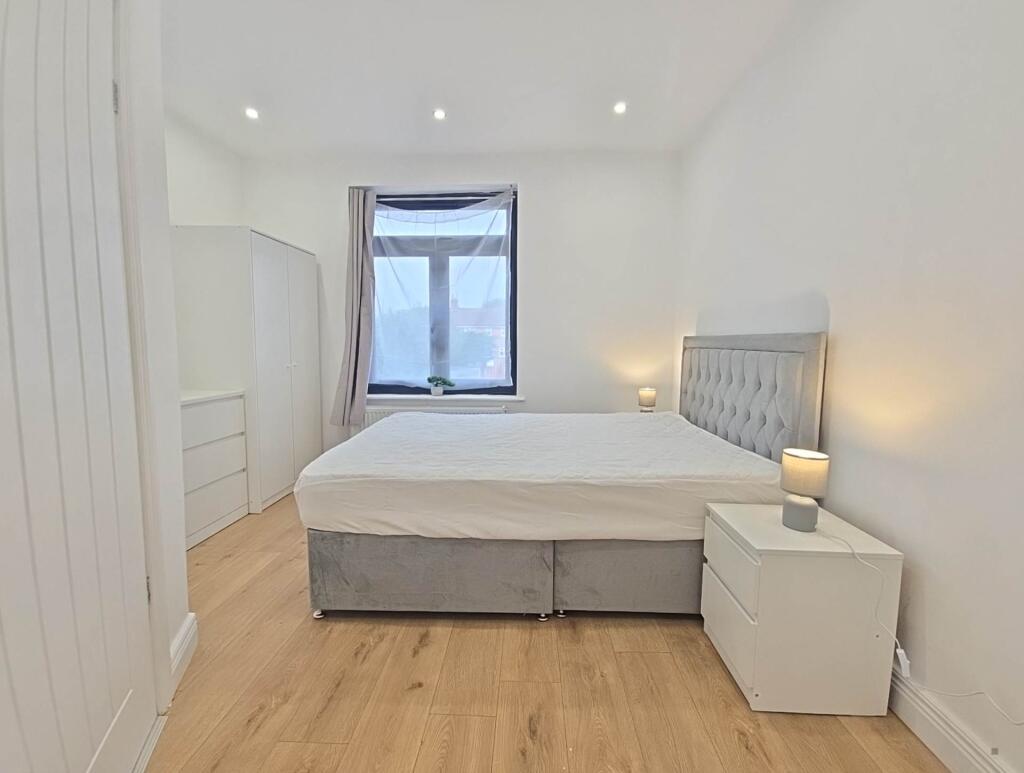 Main image of property: Basingstoke Road, Reading, RG2