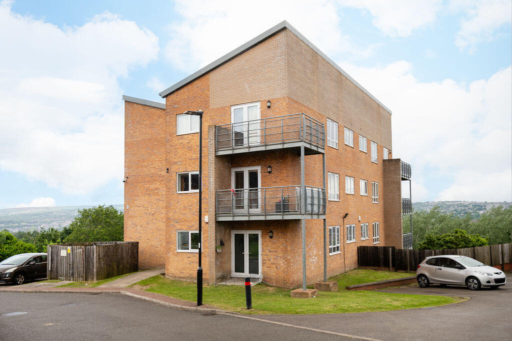 Main image of property: Kenninghall View, Norfolk Park, Sheffield