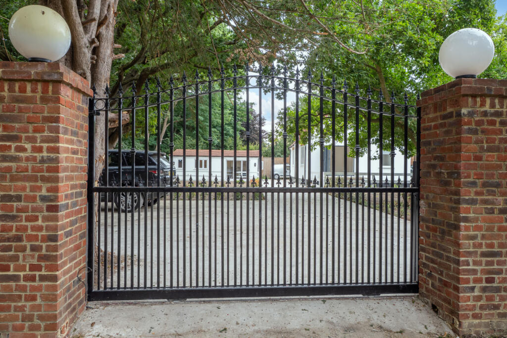 Main image of property: Croydon Road, Wallington, SM6
