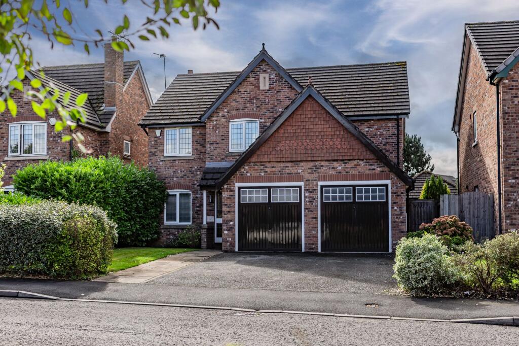 Main image of property: 3 Monarch Drive, Kingsmead, Cheshire, CW9 8UN