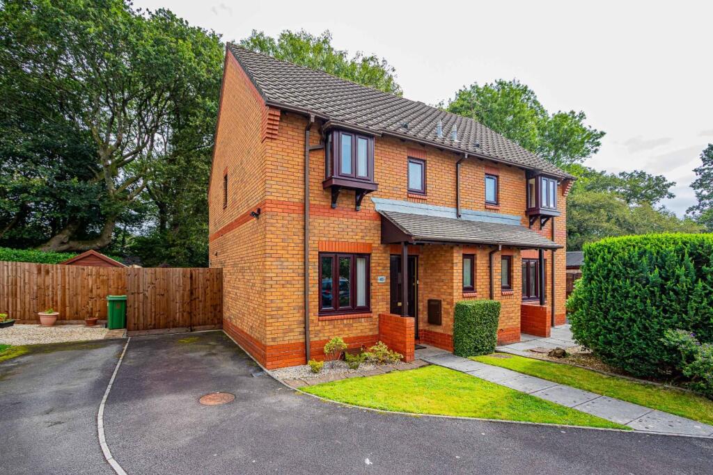 Main image of property: Huntsmead Close, Thornhill