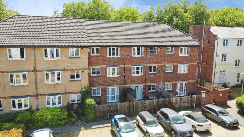Main image of property: Muirfield Close, Reading, RG1