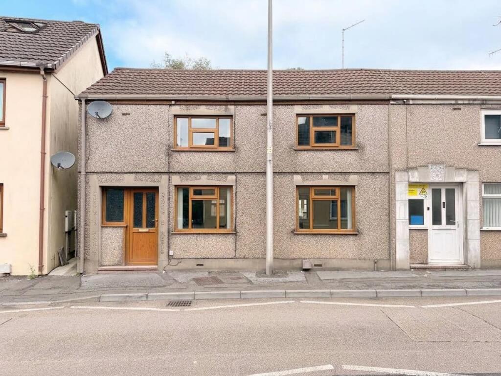 Main image of property: Panteg, Llanelli