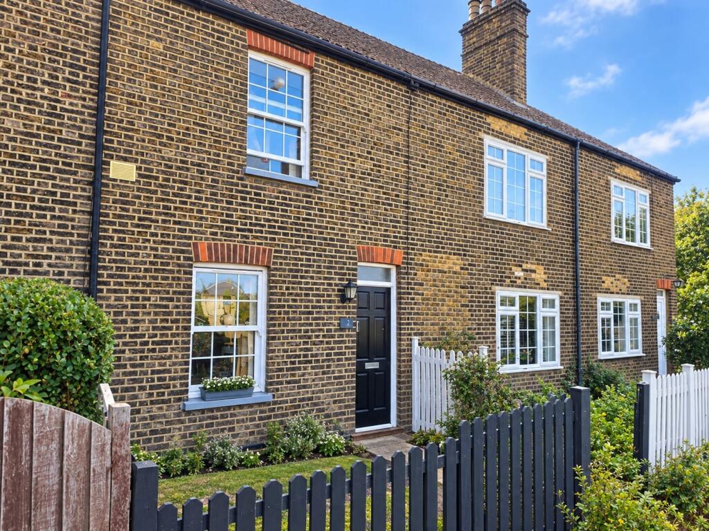 Main image of property: Howbury Farm Cottage, ERITH, DA8 2NF