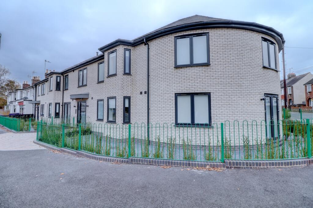 Main image of property: High Street South, Dunstable, Bedfordshire, LU6