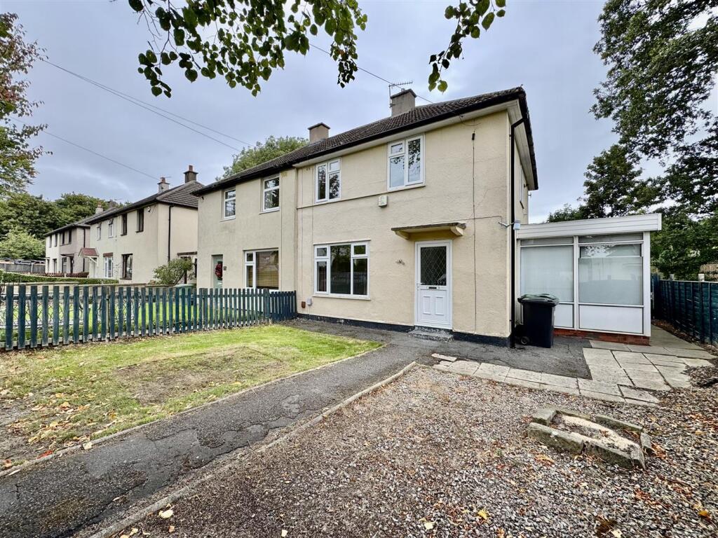 Main image of property: Daw Royds, Almondbury, Hudderfield, HD5 8ST