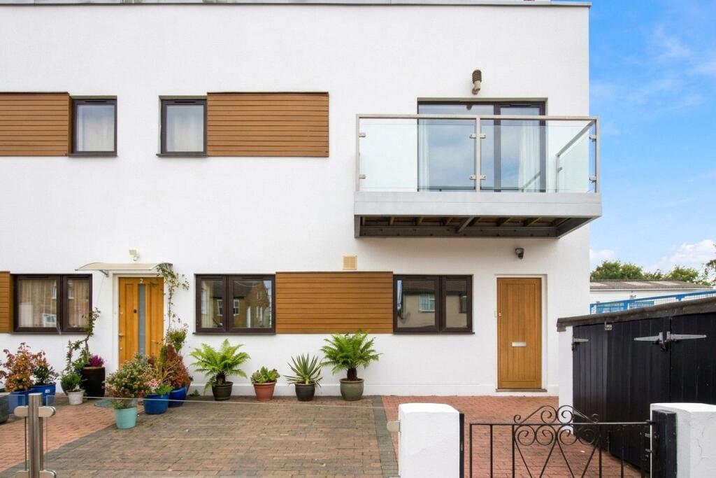 Main image of property: Fallsbrook Road, Furzedown, SW16