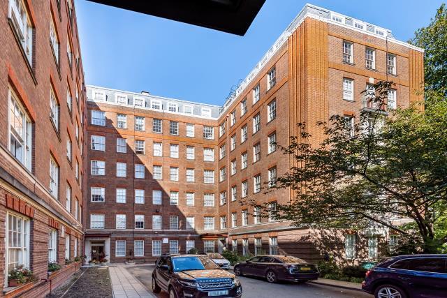 Main image of property: Eyre Court 3-21, Finchley Road, London, NW8