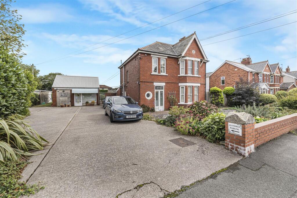 Main image of property: Colcot Road, Barry