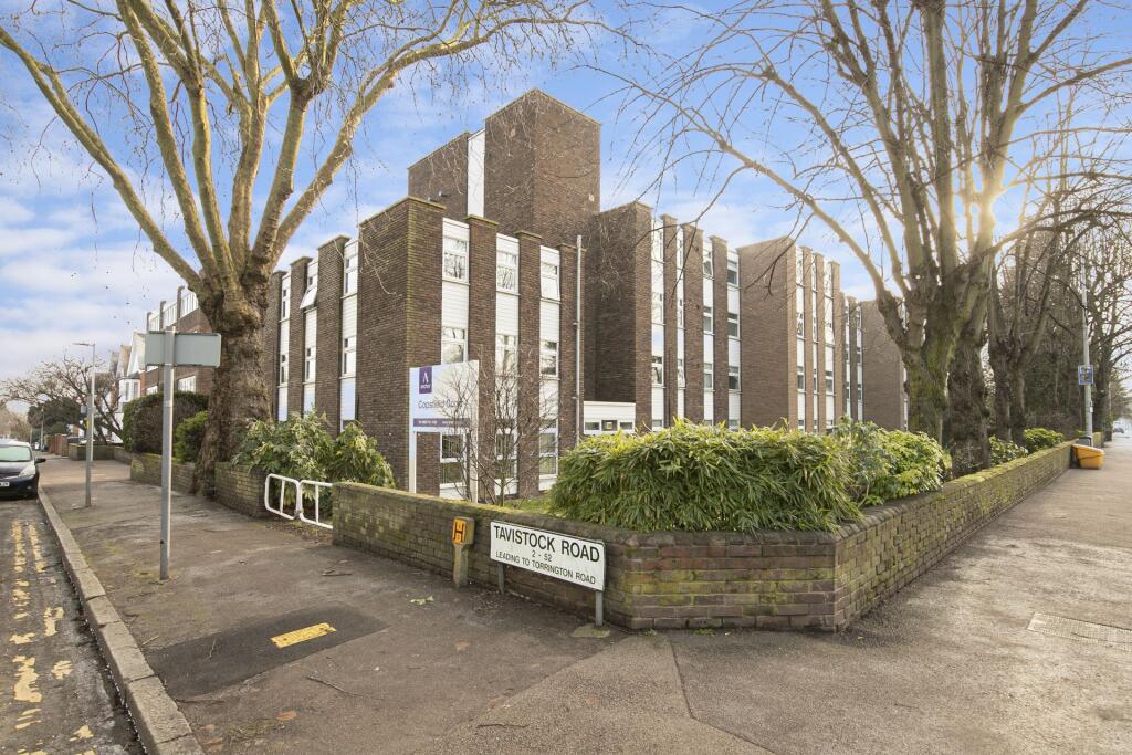 Main image of property: Copsfield Court, Tavistock Road, South Woodford, E18